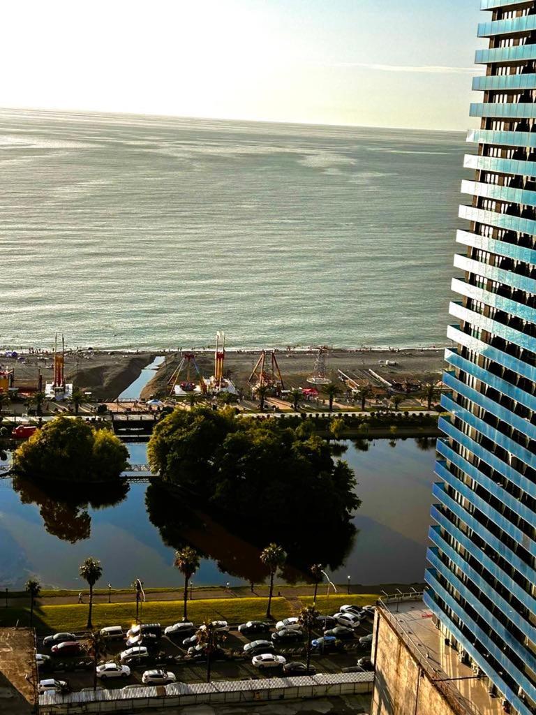 Apartment Twin Towers David Batumi Esterno foto