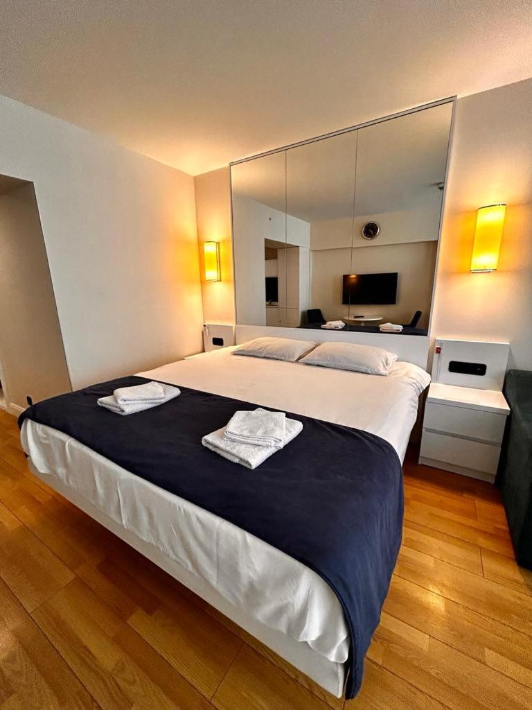 Apartment Twin Towers David Batumi Esterno foto