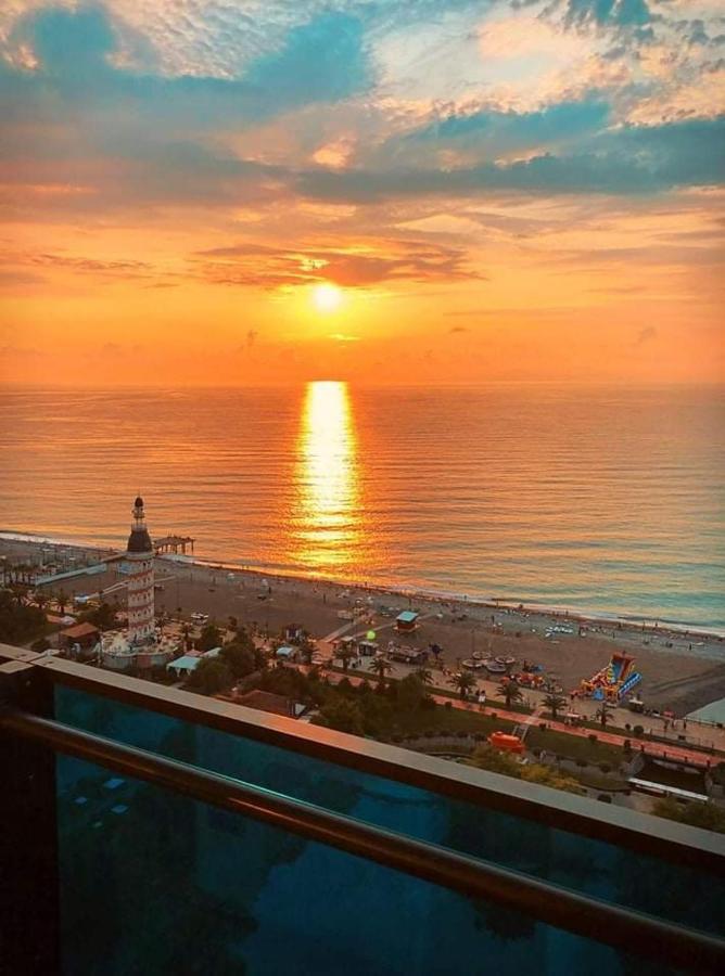 Apartment Twin Towers David Batumi Esterno foto