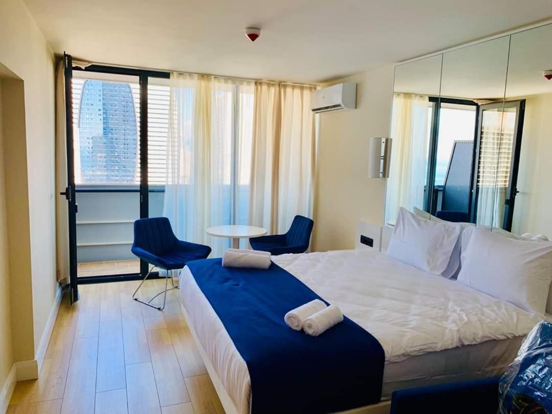 Apartment Twin Towers David Batumi Esterno foto