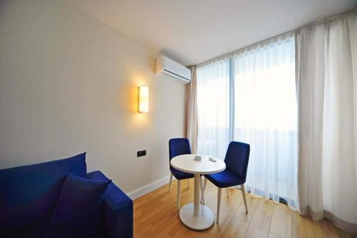 Apartment Twin Towers David Batumi Esterno foto