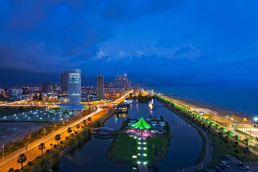 Apartment Twin Towers David Batumi Esterno foto