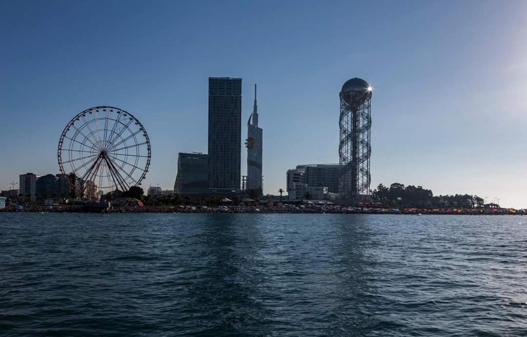 Apartment Twin Towers David Batumi Esterno foto