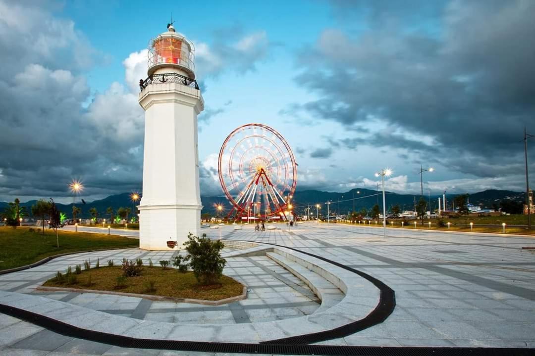 Apartment Twin Towers David Batumi Esterno foto