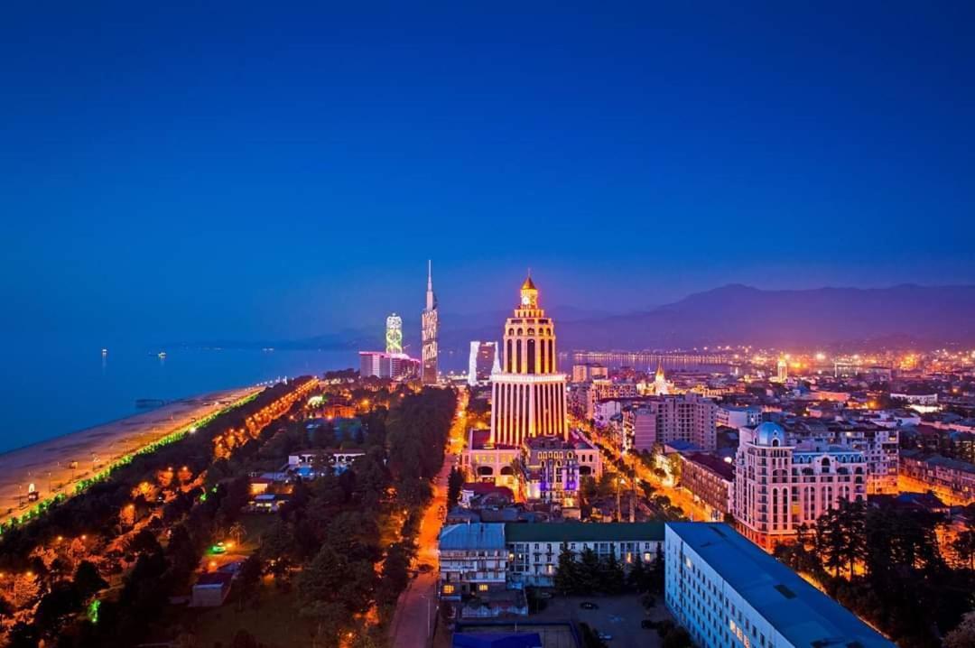 Apartment Twin Towers David Batumi Esterno foto